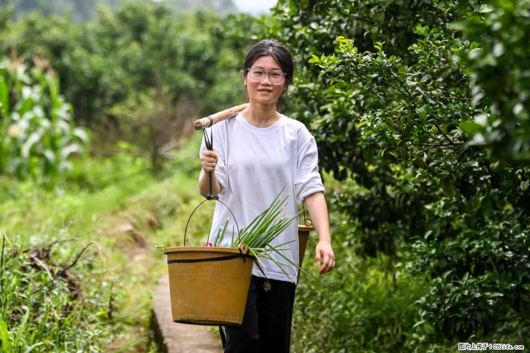 全网追的“扁担女孩”，找了一份暑假工，时薪12元 - 马鞍山生活资讯 - 马鞍山28生活网 mas.28life.net